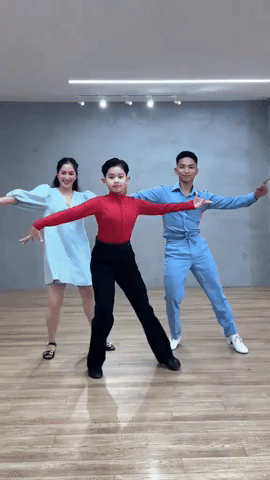 Con trai Khánh Thi-Phan Hiển: 10 tuổi cao gần bằng bố, là Con trai Khánh Thi-Phan Hiển: 10 tuổi cao gần bằng bố, là