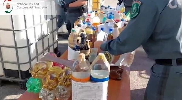 Tịch thu 22.000 tấn thực phẩm, 850.000 lít đồ uống giả ở châu Âu: Phát hiện hàng loạt chất nguy hại - Ảnh 5. Tịch thu 22.000 tấn thực phẩm, 850.000 lít đồ uống giả ở châu Âu: Phát hiện hàng loạt chất nguy hại - Ảnh 5.