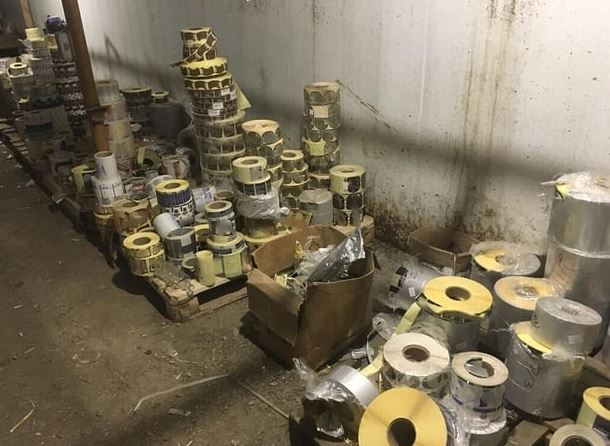 Tịch thu 22.000 tấn thực phẩm, 850.000 lít đồ uống giả ở châu Âu: Phát hiện hàng loạt chất nguy hại - Ảnh 2. Tịch thu 22.000 tấn thực phẩm, 850.000 lít đồ uống giả ở châu Âu: Phát hiện hàng loạt chất nguy hại - Ảnh 2.