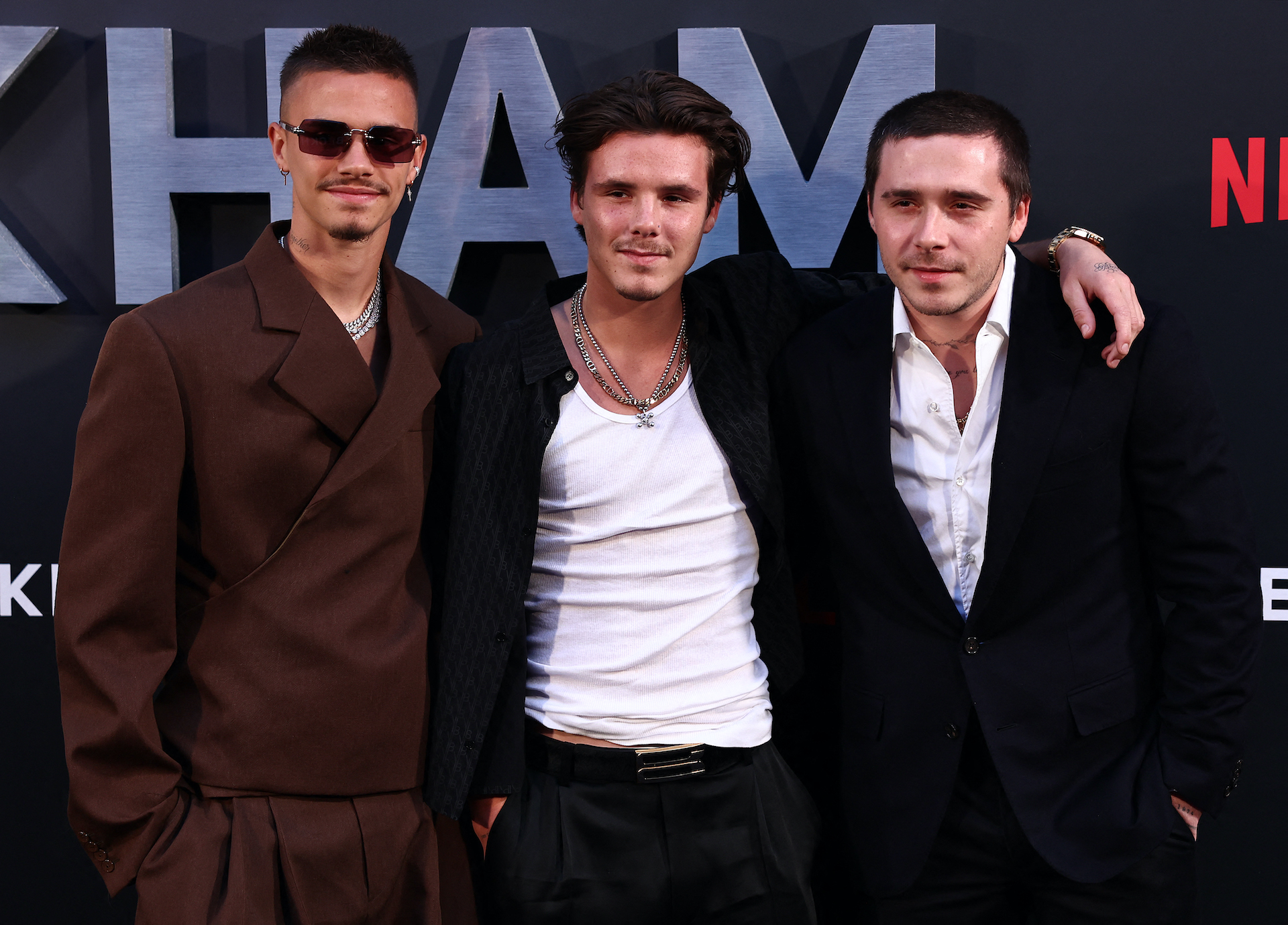 Toàn cảnh drama nhà Beckham: Vợ chồng con trai cả “cạch mặt” ngầm ám chỉ bố mẹ “làm màu”, anh em rạn nứt “cà khịa” nhau- Ảnh 2. Toàn cảnh drama nhà Beckham: Vợ chồng con trai cả “cạch mặt” ngầm ám chỉ bố mẹ “làm màu”, anh em rạn nứt “cà khịa” nhau- Ảnh 2.