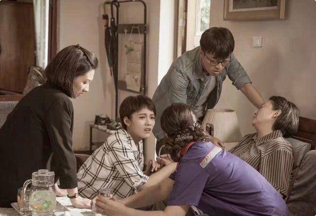 Tôi từng phải cúi đầu nhục nhã trước anh cả giàu sang nhưng câu nói cuối cùng lúc bố hấp hối vạch trần mọi thứ- Ảnh 1. Tôi từng phải cúi đầu nhục nhã trước anh cả giàu sang nhưng câu nói cuối cùng lúc bố hấp hối vạch trần mọi thứ- Ảnh 1.