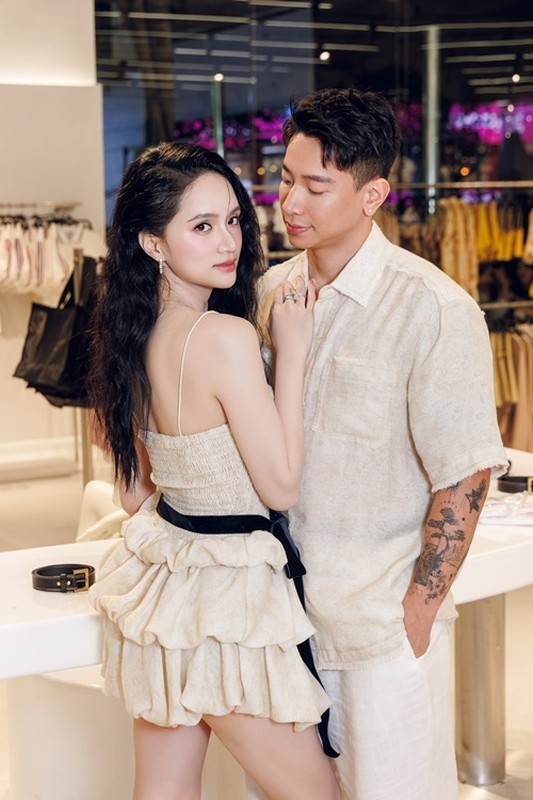 Hoa hậu hot hàng đầu Vbiz đăng ảnh nóng bỏng mừng sinh nhật bạn trai kém tuổi, còn đáp 2 chữ chấn động!- Ảnh 6. Hoa hậu hot hàng đầu Vbiz đăng ảnh nóng bỏng mừng sinh nhật bạn trai kém tuổi, còn đáp 2 chữ chấn động!- Ảnh 6.