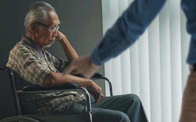 Tôi từng phải cúi đầu nhục nhã trước anh cả giàu sang nhưng câu nói cuối cùng lúc bố hấp hối vạch trần mọi thứ- Ảnh 2. Tôi từng phải cúi đầu nhục nhã trước anh cả giàu sang nhưng câu nói cuối cùng lúc bố hấp hối vạch trần mọi thứ- Ảnh 2.