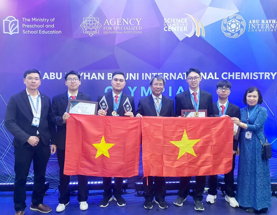 Việt Nam đạt thành tích xuất sắc tại Olympic Hóa học quốc tế Abu Rayhan Biruni - Ảnh 1. Việt Nam đạt thành tích xuất sắc tại Olympic Hóa học quốc tế Abu Rayhan Biruni - Ảnh 1.