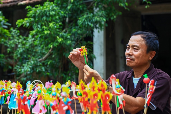 Khách Tây trầm trồ trước món đồ chơi của nhiều trẻ em Việt Nam, nhận xét: Tôi có thể ăn nó được luôn! - Ảnh 6. Khách Tây trầm trồ trước món đồ chơi của nhiều trẻ em Việt Nam, nhận xét: Tôi có thể ăn nó được luôn! - Ảnh 6.