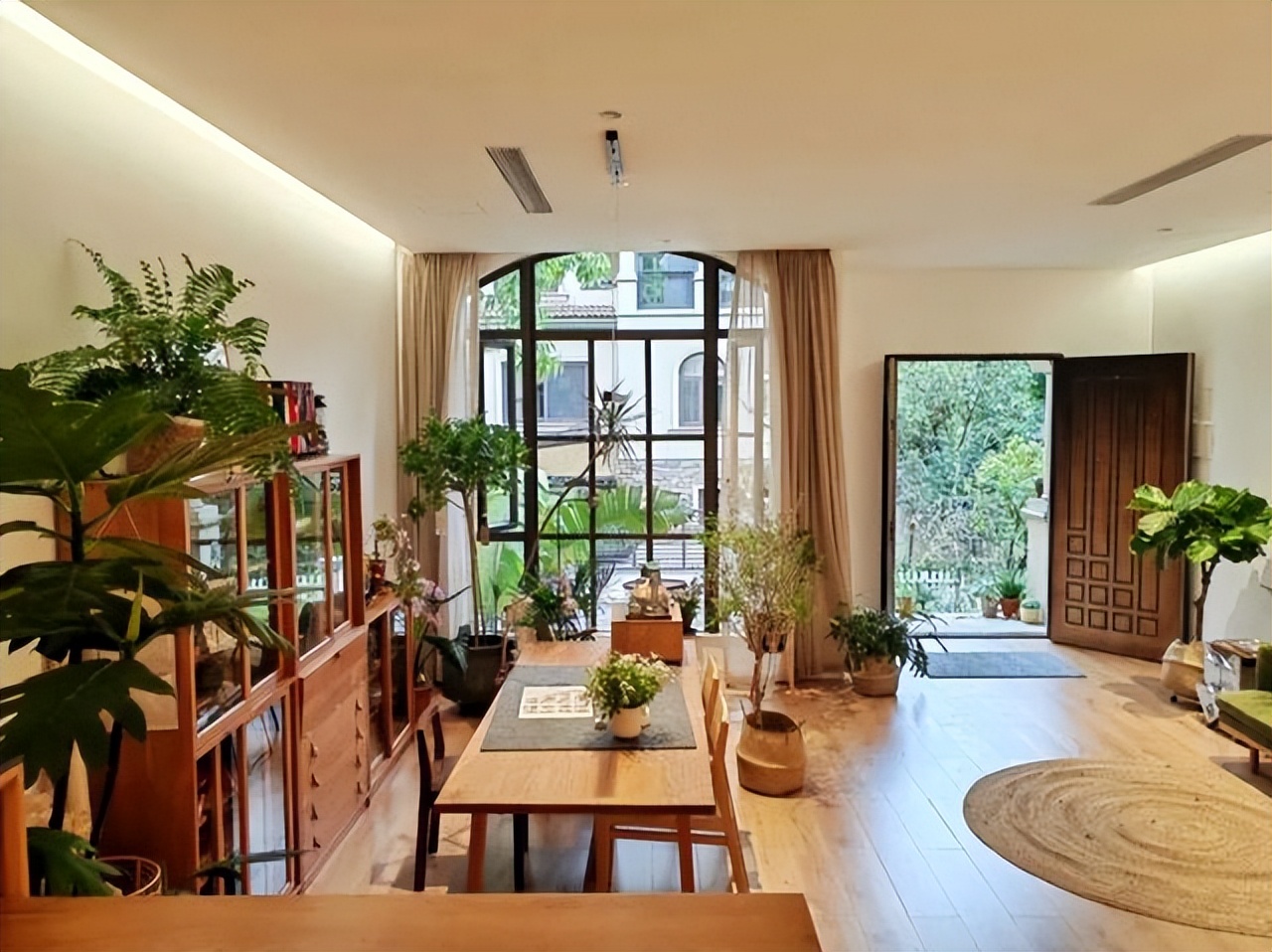 Mẹ đơn thân tuổi 50 sống cùng con trong biệt thự 300m²: &quot;Ai bảo phụ nữ ly hôn là đáng thương?&quot; - Ảnh 3.
