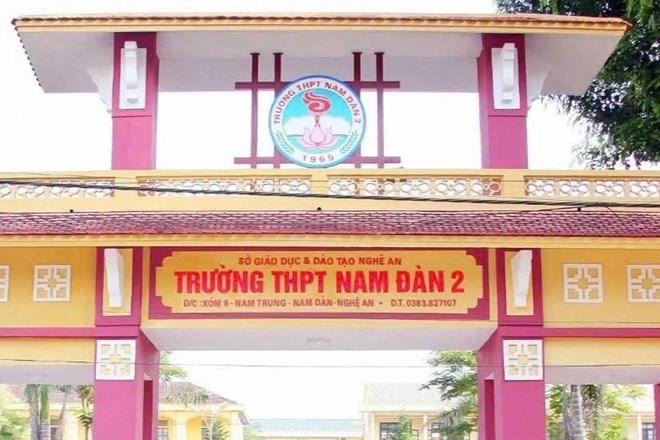 Đình chỉ một giám thị có phát ngôn “học chi cho lắm rồi cũng đi làm thuê, công nhân” - Ảnh 1. Đình chỉ một giám thị vì phát ngôn “coi thường học sinh” - Ảnh 1.