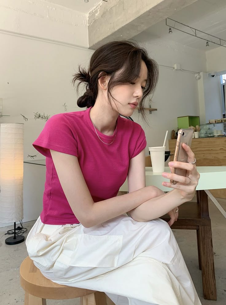 Tiêu dùng ngược đang trở thành lựa chọn khôn ngoan: Giới trẻ bây giờ không sống hà tiện, rất biết cách tiết kiệm thông minh - Ảnh 2. Tiêu dùng ngược đang trở thành lựa chọn khôn ngoan: Giới trẻ bây giờ không sống hà tiện, rất biết cách tiết kiệm thông minh - Ảnh 2.