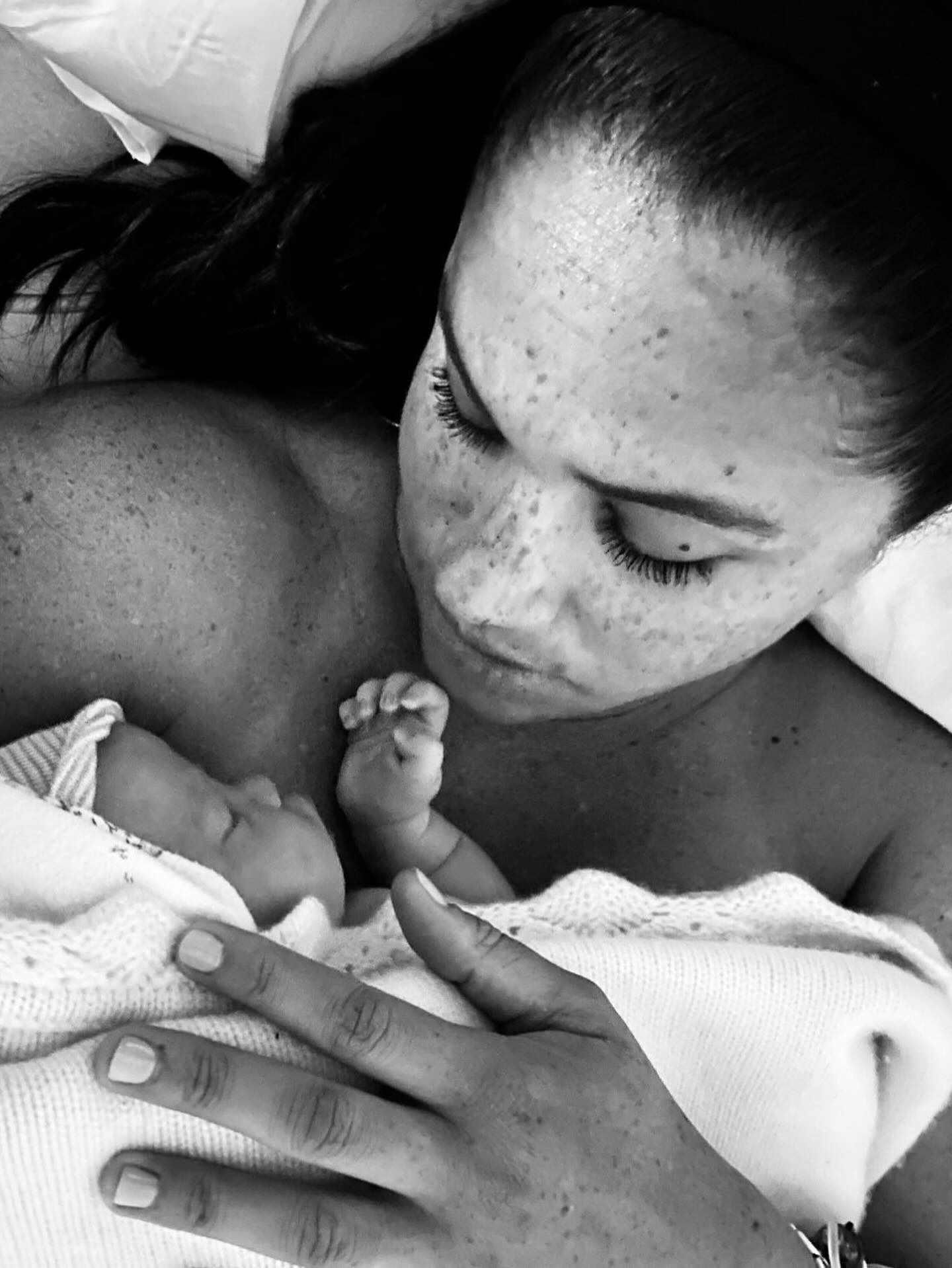 Meghan chia sẻ ảnh hiếm mừng sinh nhật lần thứ 4 của con gái yêu - Công chúa Lilibet- Ảnh 1.