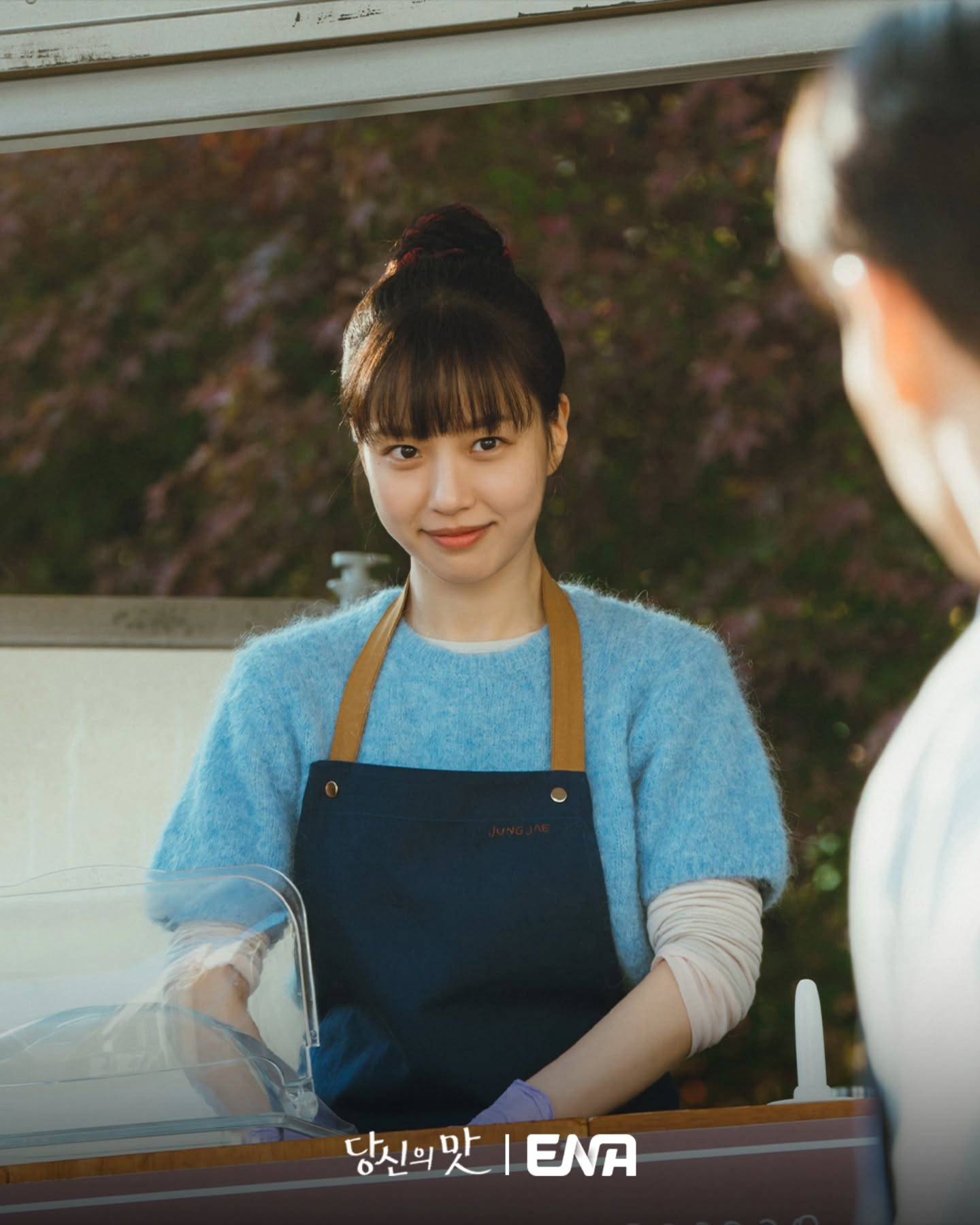 Phim Hàn Quốc hot trên Netflix: Mê hoặc bằng những cảnh nấu nướng mãn nhãn, gợi nhớ tới huyền thoại "Tôi là Kim Sam Soon"- Ảnh 3. Phim Hàn Quốc hot trên Netflix: Mê hoặc bằng những cảnh nấu nướng mãn nhãn, gợi nhớ tới huyền thoại "Tôi là Kim Sam Soon"- Ảnh 3.