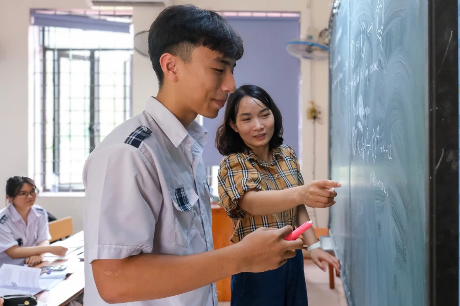 Nam sinh giành học bổng ba trường đại học danh tiếng của Mỹ - Ảnh 1. Nam sinh giành học bổng ba trường đại học danh tiếng của Mỹ - Ảnh 1.