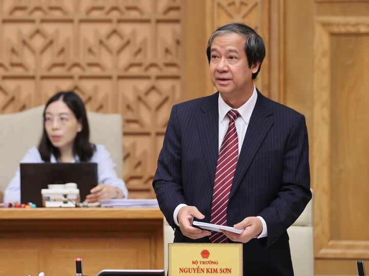 Vận chuyển đề thi tốt nghiệp THPT theo đường bảo mật của Bộ Quốc phòng - Ảnh 1. Vận chuyển đề thi tốt nghiệp THPT theo đường bảo mật của Bộ Quốc phòng - Ảnh 1.