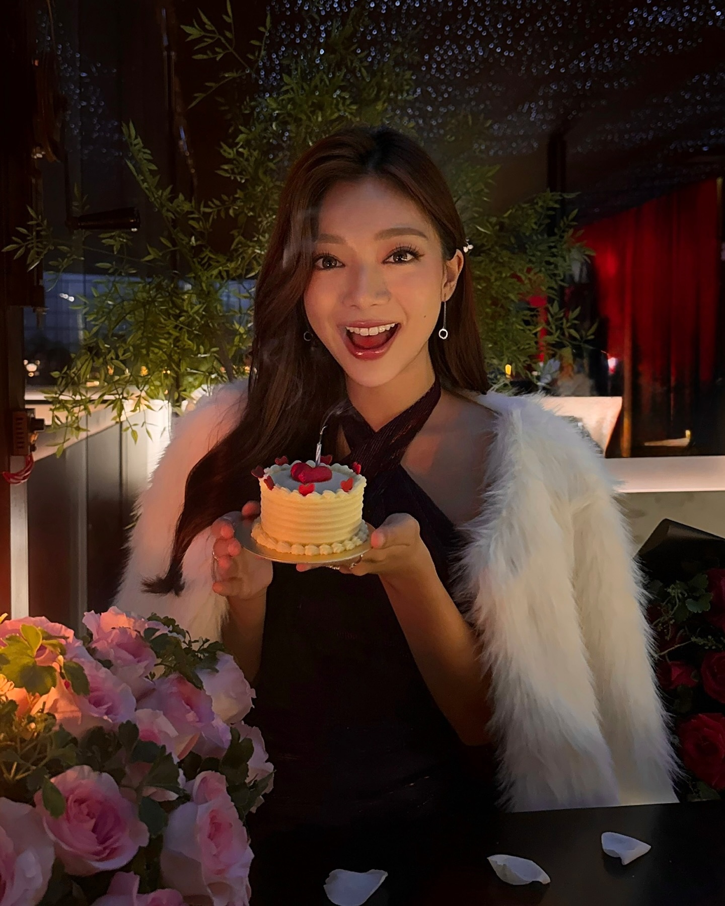 Ái nữ chưởng môn phái Vịnh Xuân được cầu hôn, nửa kia lộ diện gây sốt- Ảnh 12. Ái nữ chưởng môn phái Vịnh Xuân được cầu hôn, nửa kia lộ diện gây sốt- Ảnh 12.