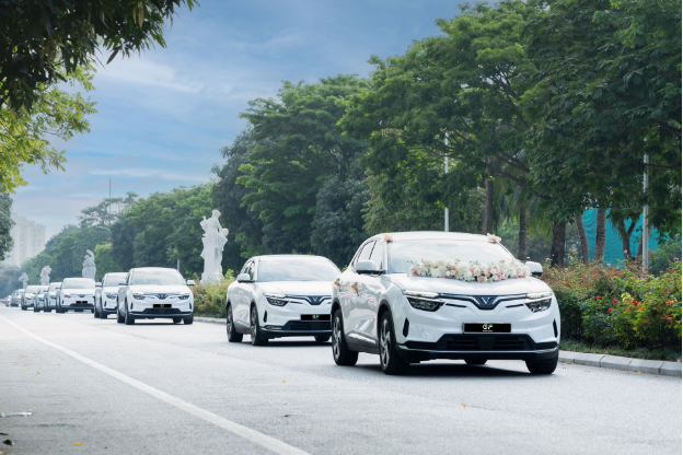 Sao Việt chọn thuê xe cưới của Green Future: Trào lưu sống xanh cưới xanh lên ngôi - Ảnh 2. Sao Việt chọn thuê xe cưới của Green Future: Trào lưu sống xanh cưới xanh lên ngôi - Ảnh 2.