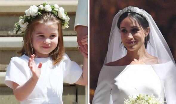 Khoảnh khắc Meghan cúi đầu trước Công chúa Charlotte ngay trong đám cưới của mình gây sốt mạng xã hội- Ảnh 2. Khoảnh khắc Meghan cúi đầu trước Công chúa Charlotte ngay trong đám cưới của mình gây sốt mạng xã hội- Ảnh 2.