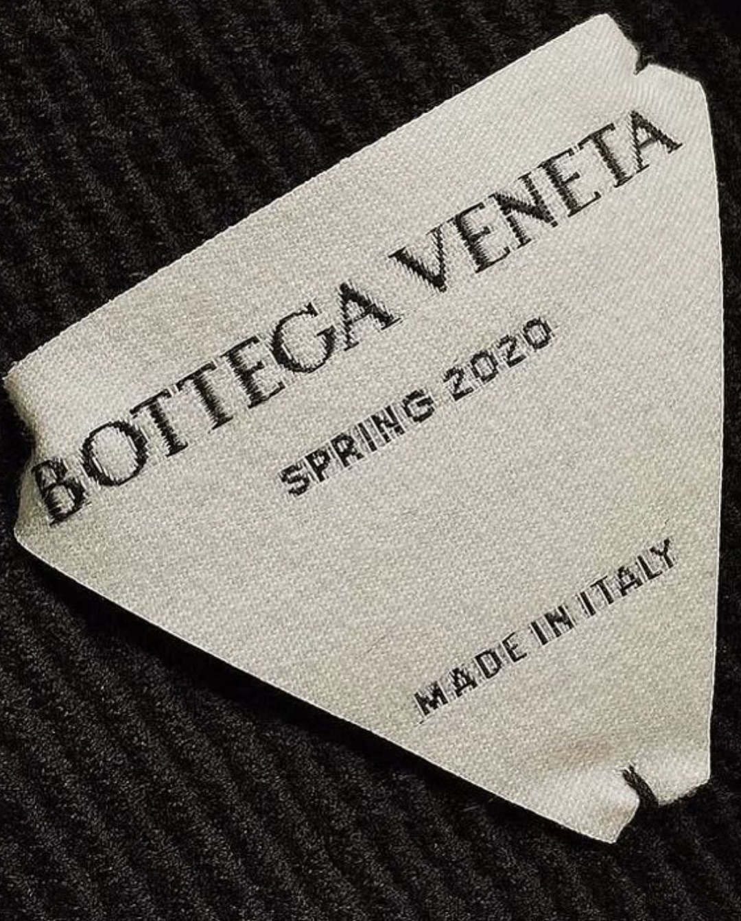 Bottega Veneta – Thương hiệu xa xỉ không logo nhưng vẫn khiến cả thế giới phải ngưỡng mộ - Ảnh 11. Bottega Veneta – Thương hiệu xa xỉ không logo nhưng vẫn khiến cả thế giới phải ngưỡng mộ - Ảnh 11.