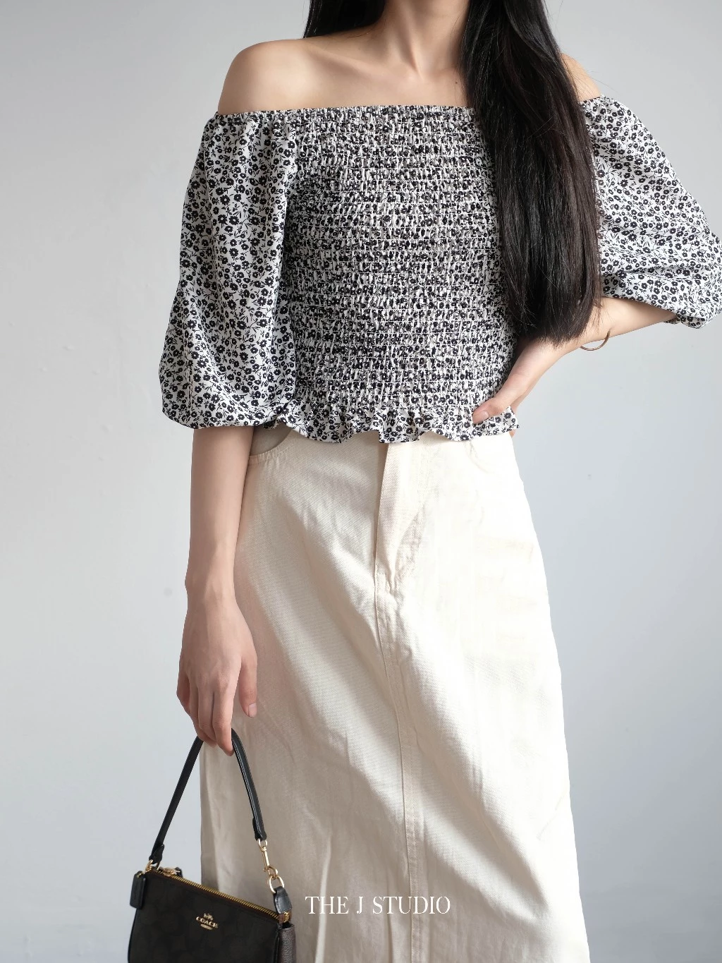 Phụ nữ Pháp thực sự rất cuốn hút: Phong cách thời trang của họ khiến người ta mê mẩn - Ảnh 8. Phụ nữ Pháp thực sự rất cuốn hút: Phong cách thời trang của họ khiến người ta mê mẩn - Ảnh 8.