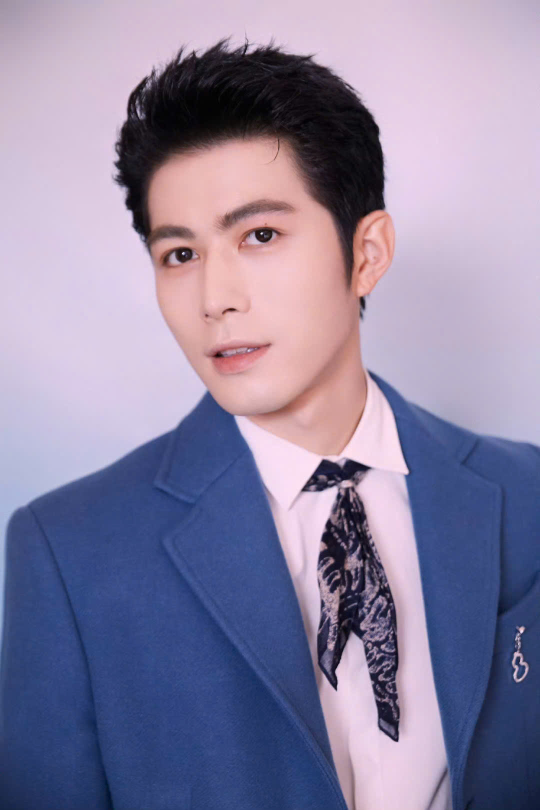 Nam diễn viên khổ nhất showbiz đăng đàn gây hoang mang tột độ: Nam diễn viên khổ nhất showbiz đăng đàn gây hoang mang tột độ: