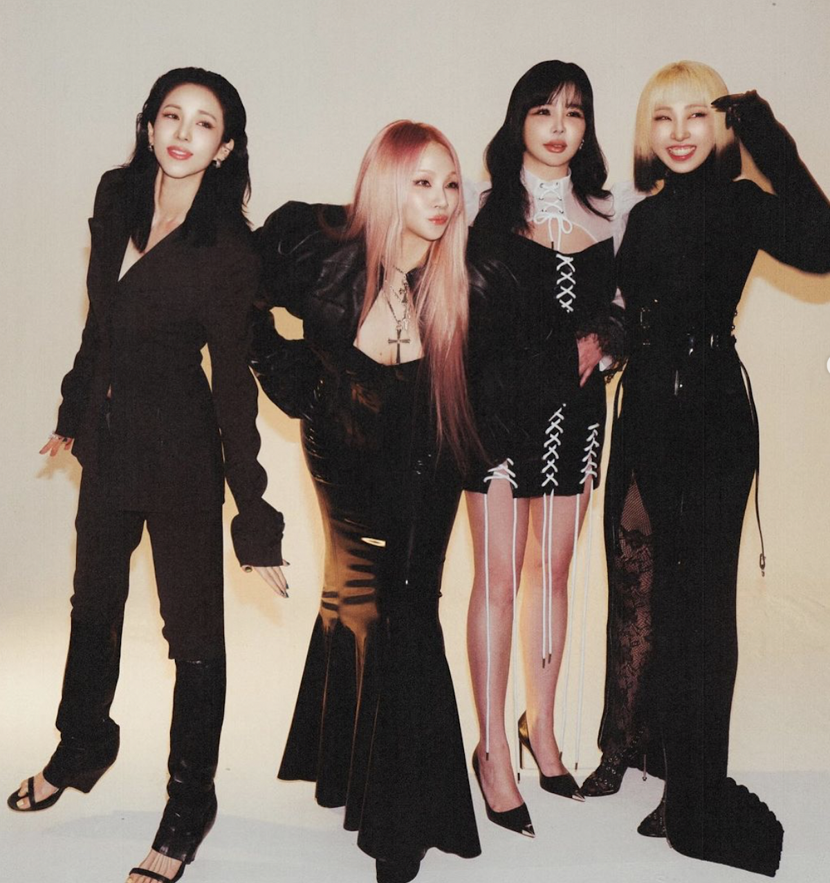 2ne1taixuatconcrtwelcomeback1-1728060384699978108067-1749029674199370285986-1749086635938-17490866370891445092150.png