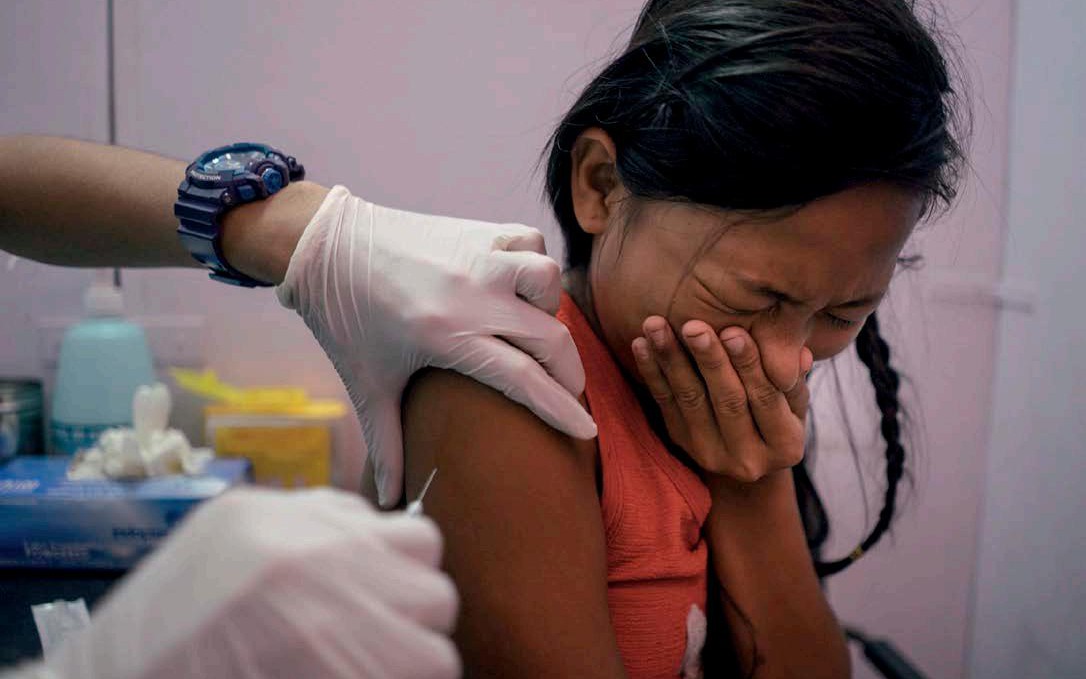 Nữ giới có hệ miễn dịch yếu có thể tiêm vắc xin HPV không?