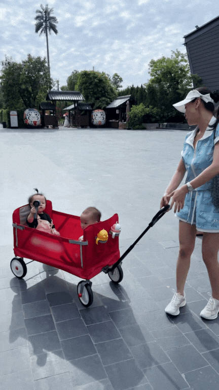 Cặp song sinh Jimmy - Jenny nhà Phương Oanh bé xíu đã có “xế hộp” riêng: Mẹ chăm khéo thế này, hỏi sao shark Bình không chiều hết mực!- Ảnh 5. Cặp song sinh Jimmy - Jenny nhà Phương Oanh bé xíu đã có “xế hộp” riêng: Mẹ chăm khéo thế này, hỏi sao shark Bình không chiều hết mực!- Ảnh 5.