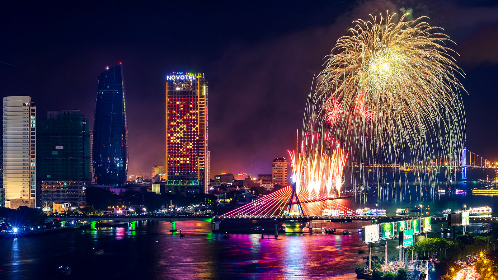 Tận hưởng Lễ hội pháo hoa Đà Nẵng trọn vẹn cùng NCB iziMobile và NCB Visa - Ảnh 2. Tận hưởng Lễ hội pháo hoa Đà Nẵng trọn vẹn cùng NCB iziMobile và NCB Visa - Ảnh 2.