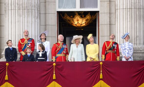 Hoàng gia Anh có gửi lời chúc mừng sinh nhật 4 tuổi của Công chúa Lilibet - con gái Harry và Meghan?- Ảnh 2. Hoàng gia Anh có gửi lời chúc mừng sinh nhật 4 tuổi của Công chúa Lilibet - con gái Harry và Meghan?- Ảnh 2.