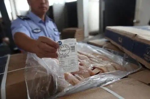 Nhìn lại vụ án tuồn 100.000 tấn thịt đang phân hủy ra thị trường gây chấn động quốc gia tỷ dân: Nhiều lô hàng còn "lớn tuổi" hơn các thanh tra viên sinh năm 1980 - Ảnh 2. Nhìn lại vụ án tuồn 100.000 tấn thịt đang phân hủy ra thị trường gây chấn động quốc gia tỷ dân: Nhiều lô hàng còn "lớn tuổi" hơn các thanh tra viên sinh năm 1980 - Ảnh 2.