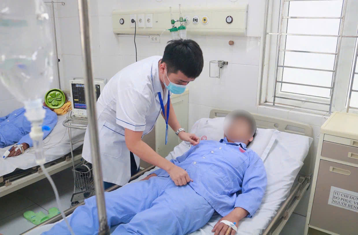 Nam thanh niên nguy kịch sau khi ăn ve sầu- Ảnh 2. Nam thanh niên nguy kịch sau khi ăn ve sầu- Ảnh 2.