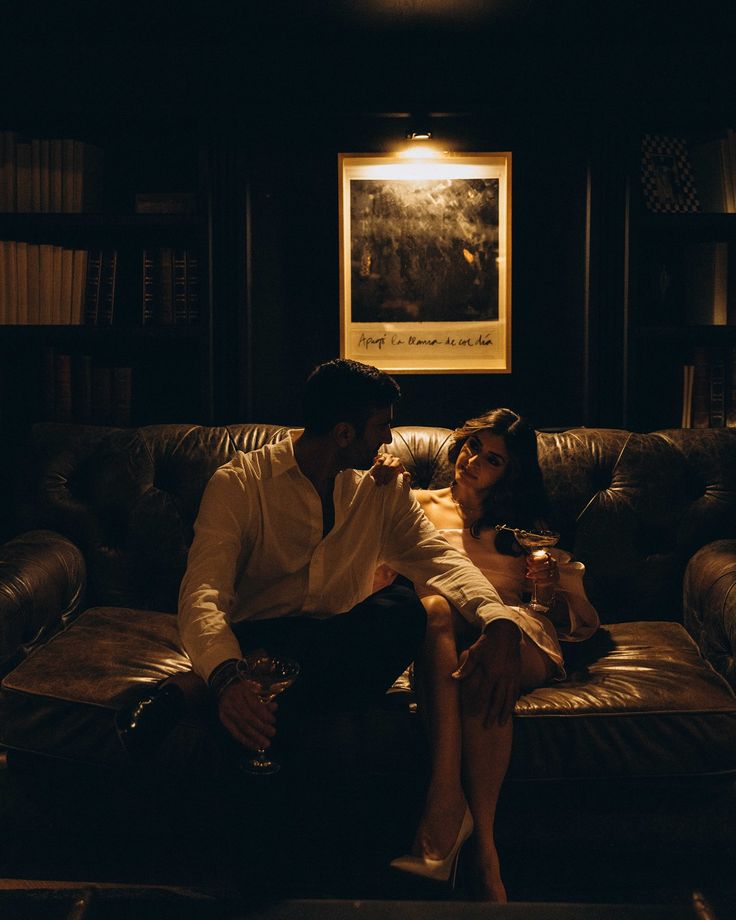 Xem ''Sex Life'' khi vắng chồng, tôi rùng mình vì sự thật hôn nhân được phơi bày, ít phụ nữ dám lên tiếng- Ảnh 2. Xem ''Sex Life'' khi vắng chồng, tôi rùng mình vì sự thật hôn nhân được phơi bày, ít phụ nữ dám lên tiếng- Ảnh 2.