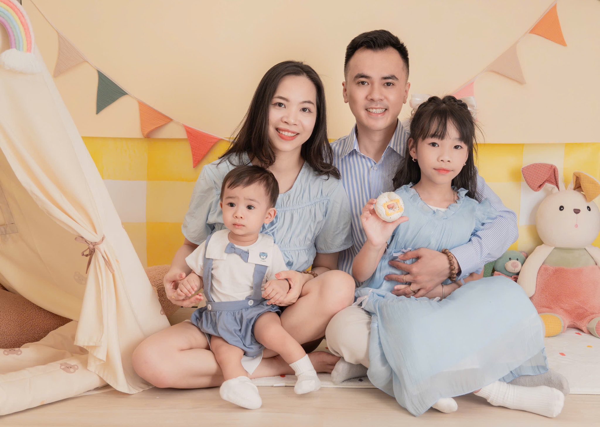 Mất việc, mất lương, thu nhập giảm 50%, nhưng vợ chồng tôi lại có một cuộc sống thật sự - Ảnh 1. Mất việc, mất lương, thu nhập giảm 50%, nhưng vợ chồng tôi lại có một cuộc sống thật sự - Ảnh 1.
