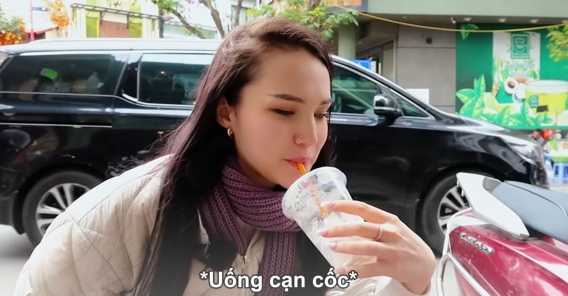khach-tay-uong-nuoc-mia-6-1749193414753-1749193415065736589706.jpg
