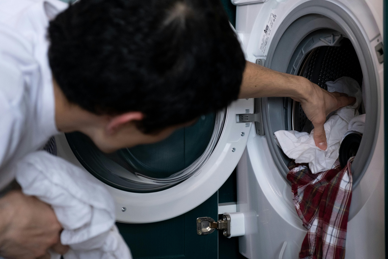 Đừng làm điều này sau khi giặt quần áo! Những gì bạn nghĩ là thói quen "tốt" có thể gây bệnh...- Ảnh 1. Đừng làm điều này sau khi giặt quần áo! Những gì bạn nghĩ là thói quen "tốt" có thể gây bệnh...- Ảnh 1.