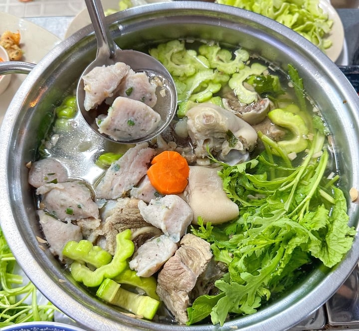 Cách nấu lẩu cá thác lác khổ qua đơn giản - Ảnh 1. Cách nấu lẩu cá thác lác khổ qua đơn giản - Ảnh 1.