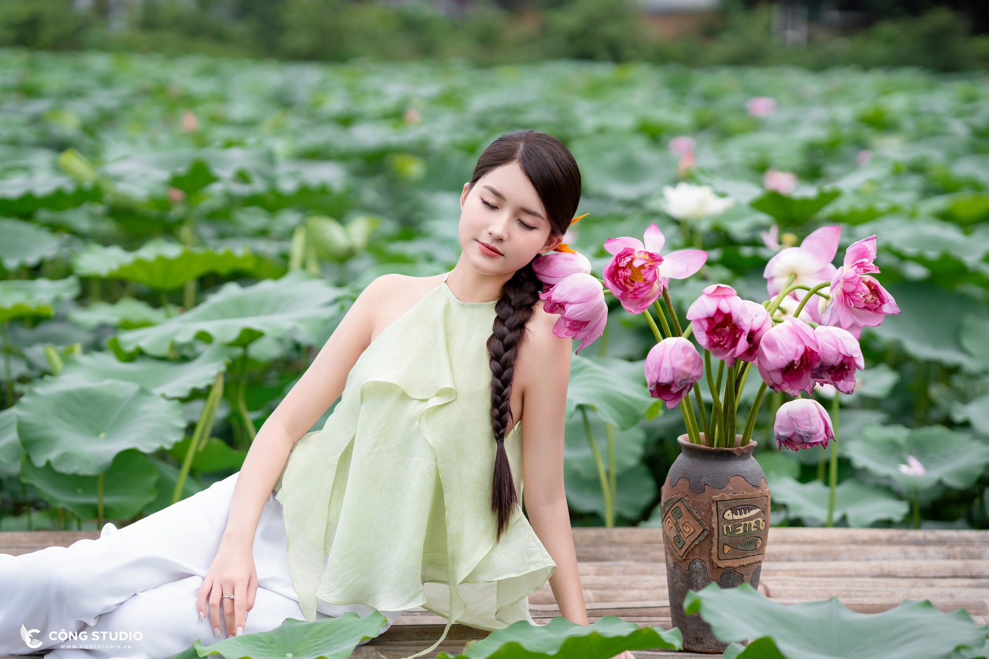 Những đầm sen đẹp nức tiếng quanh Hà Nội khiến hội sống ảo Những đầm sen đẹp nức tiếng quanh Hà Nội khiến hội sống ảo