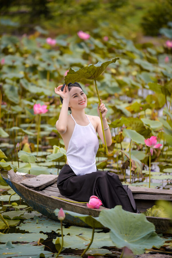 Những đầm sen đẹp nức tiếng quanh Hà Nội khiến hội sống ảo Những đầm sen đẹp nức tiếng quanh Hà Nội khiến hội sống ảo