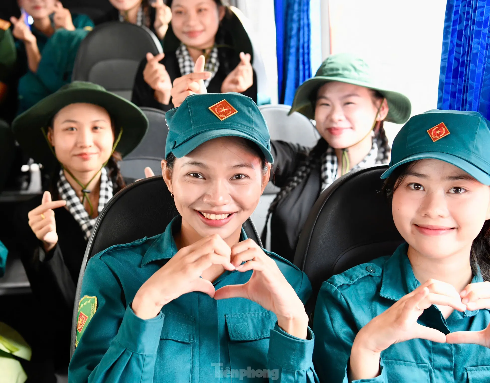 Nét đẹp nữ chiến sĩ sao vuông và du kích miền Nam trong nắng hạ Thủ đô - Ảnh 10.
