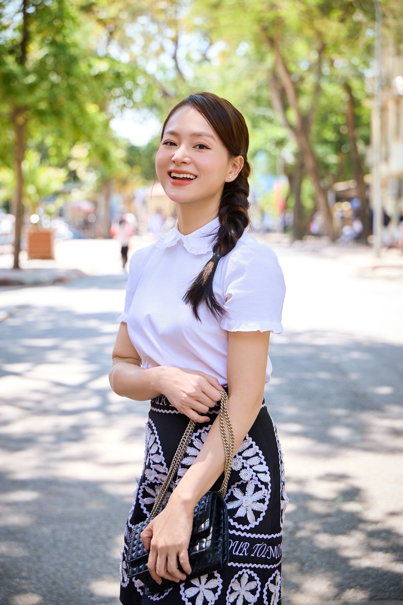 Nữ diễn viên Việt mất tích suốt 2 năm vì bị trầm cảm, sụt 24kg đến nỗi gầy trơ xương cổ - Ảnh 5. Nữ diễn viên Việt mất tích suốt 2 năm vì bị trầm cảm, sụt 24kg đến nỗi gầy trơ xương cổ - Ảnh 5.