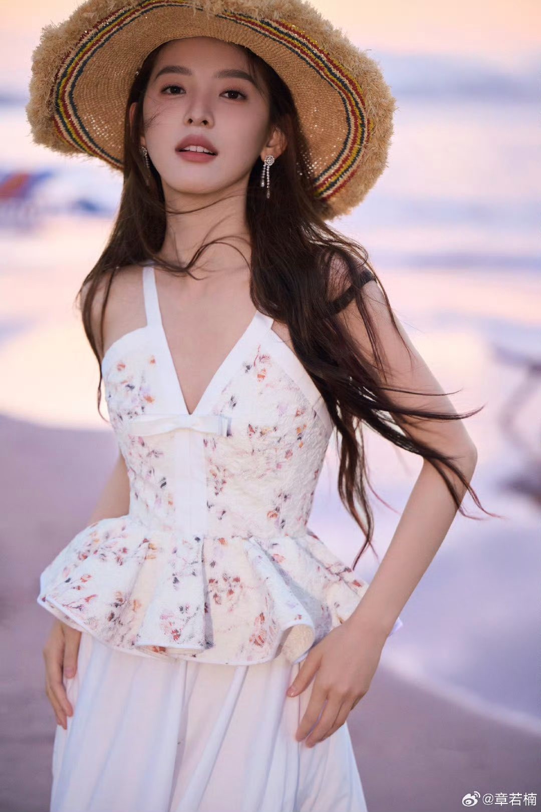 Đại hội mỹ nhân tại event Vogue: Chương Nhược Nam xinh nhưng sến, NingNing giật trọn spotlight- Ảnh 3.