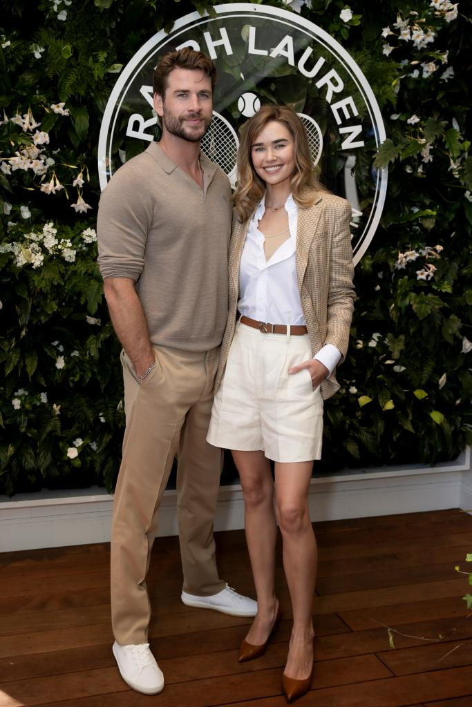 Ly hôn 5 năm, Miley Cyrus vẫn cay cú vào hùa với fan "cà khịa" chồng cũ Liam Hemsworth? - Ảnh 7. Ly hôn 5 năm, Miley Cyrus vẫn cay cú vào hùa với fan "cà khịa" chồng cũ Liam Hemsworth? - Ảnh 7.