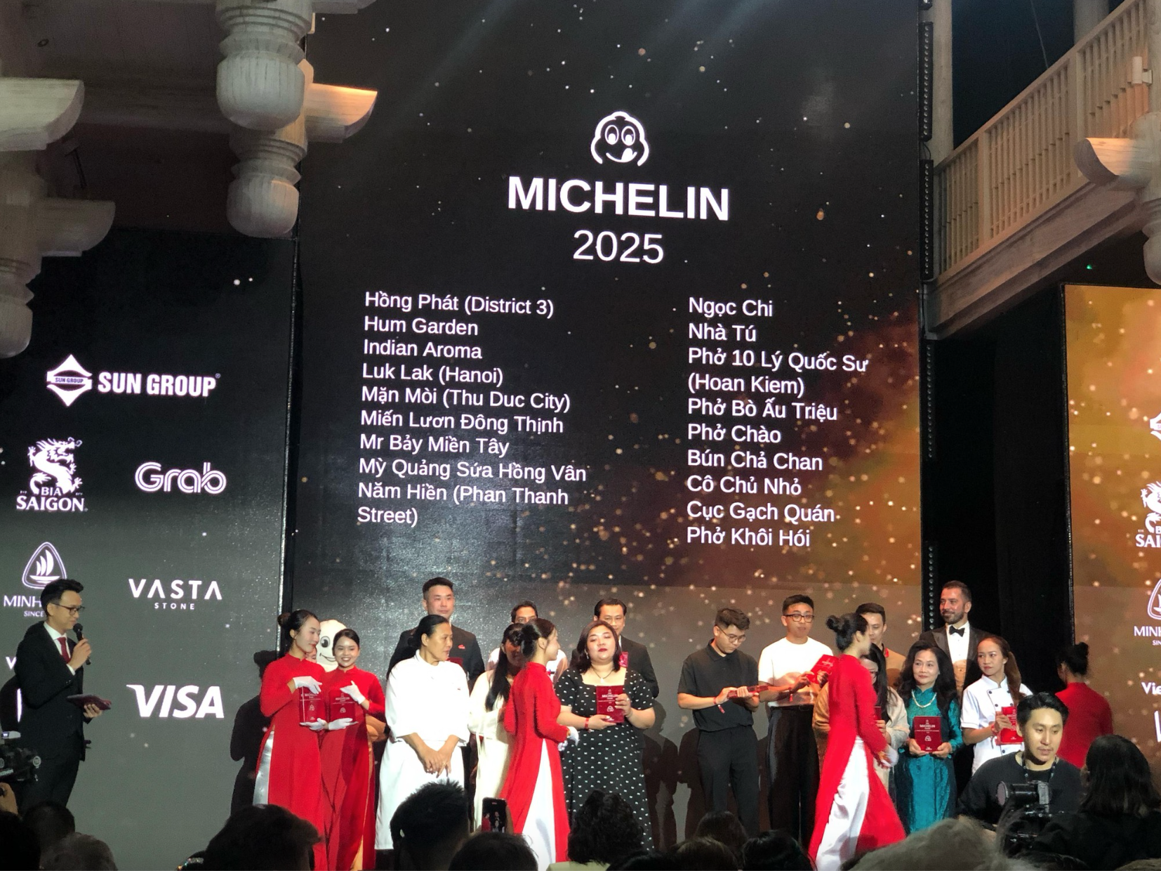 Một quán ăn miền Tây nằm giữa Hà Nội bỗng lọt danh sách MICHELIN Guide khiến dân mạng thấy khó hiểu, càng thêm hoài nghi về tiêu chí lựa chọn - Ảnh 1. Một quán ăn miền Tây nằm giữa Hà Nội bỗng lọt danh sách MICHELIN Guide khiến dân mạng thấy khó hiểu, càng thêm hoài nghi về tiêu chí lựa chọn - Ảnh 1.