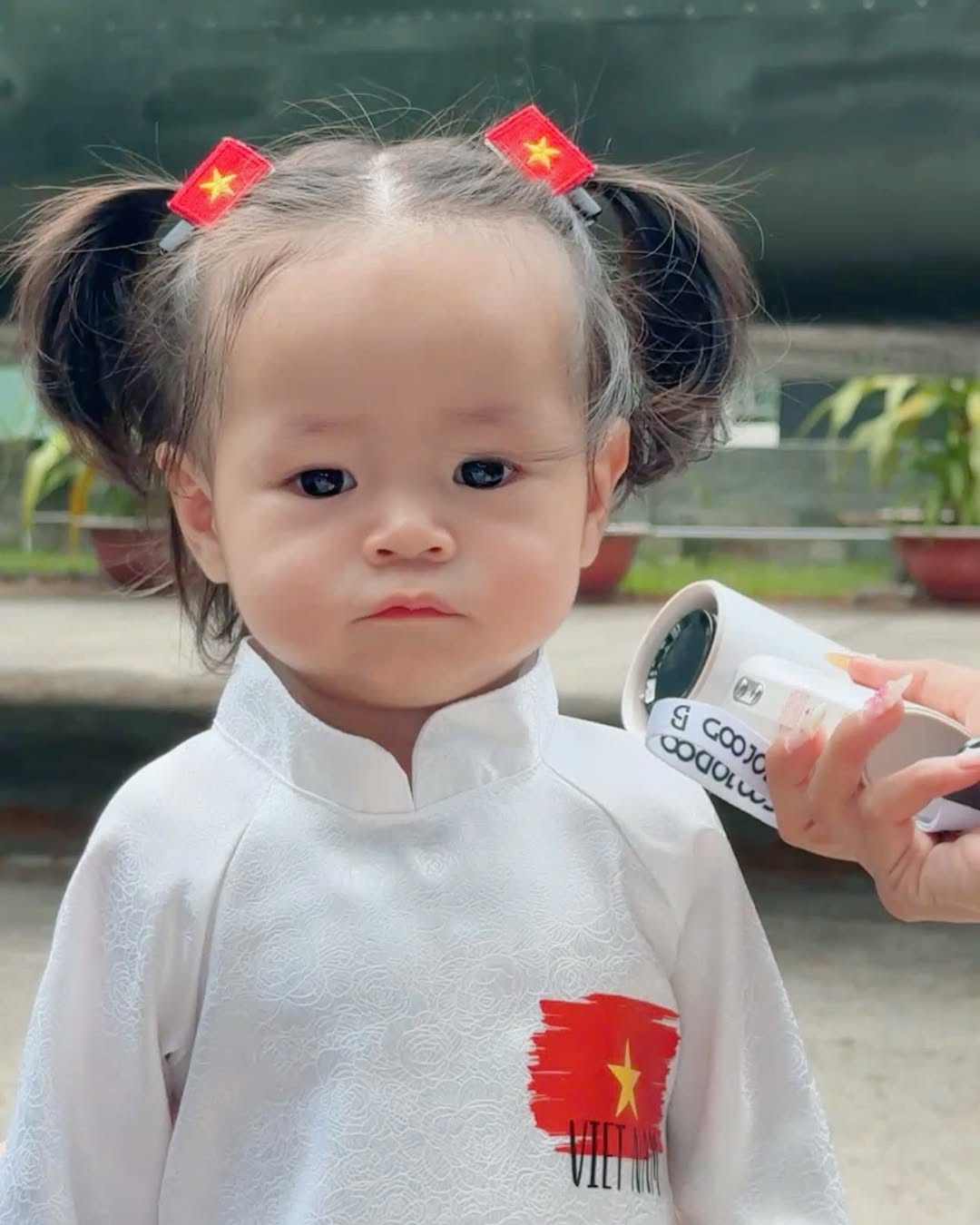 Á hậu Tường San, Huyền Lizzie tấm tắc khen món đồ Á hậu Tường San, Huyền Lizzie tấm tắc khen món đồ