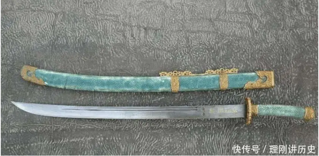 Nhất đẳng thị vệ nhà Thanh lợi hại thế nào: Chỉ cần một thanh gươm, giết người trong vòng 5 bước - Ảnh 5. Nhất đẳng thị vệ nhà Thanh lợi hại thế nào: Chỉ cần một thanh gươm, giết người trong vòng 5 bước - Ảnh 5.