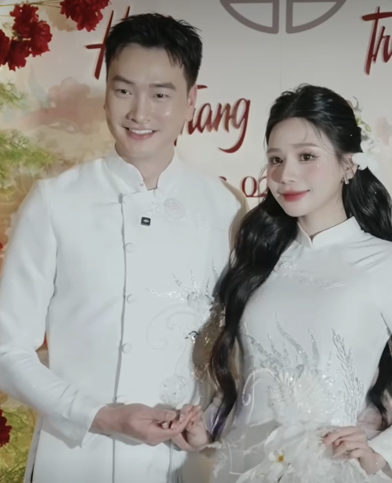 "Trai hư" Vbiz thông báo vợ streamer mang thai sau 4 tháng kết hôn - Ảnh 3. "Trai hư" Vbiz thông báo vợ streamer mang thai sau 4 tháng kết hôn - Ảnh 3.