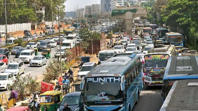 Bị mắc kẹt vì tắc đường, người đàn ông 62 tuổi tử vong trước khi đến bệnh viện- Ảnh 1. Bị mắc kẹt vì tắc đường, người đàn ông 62 tuổi tử vong trước khi đến bệnh viện- Ảnh 1.