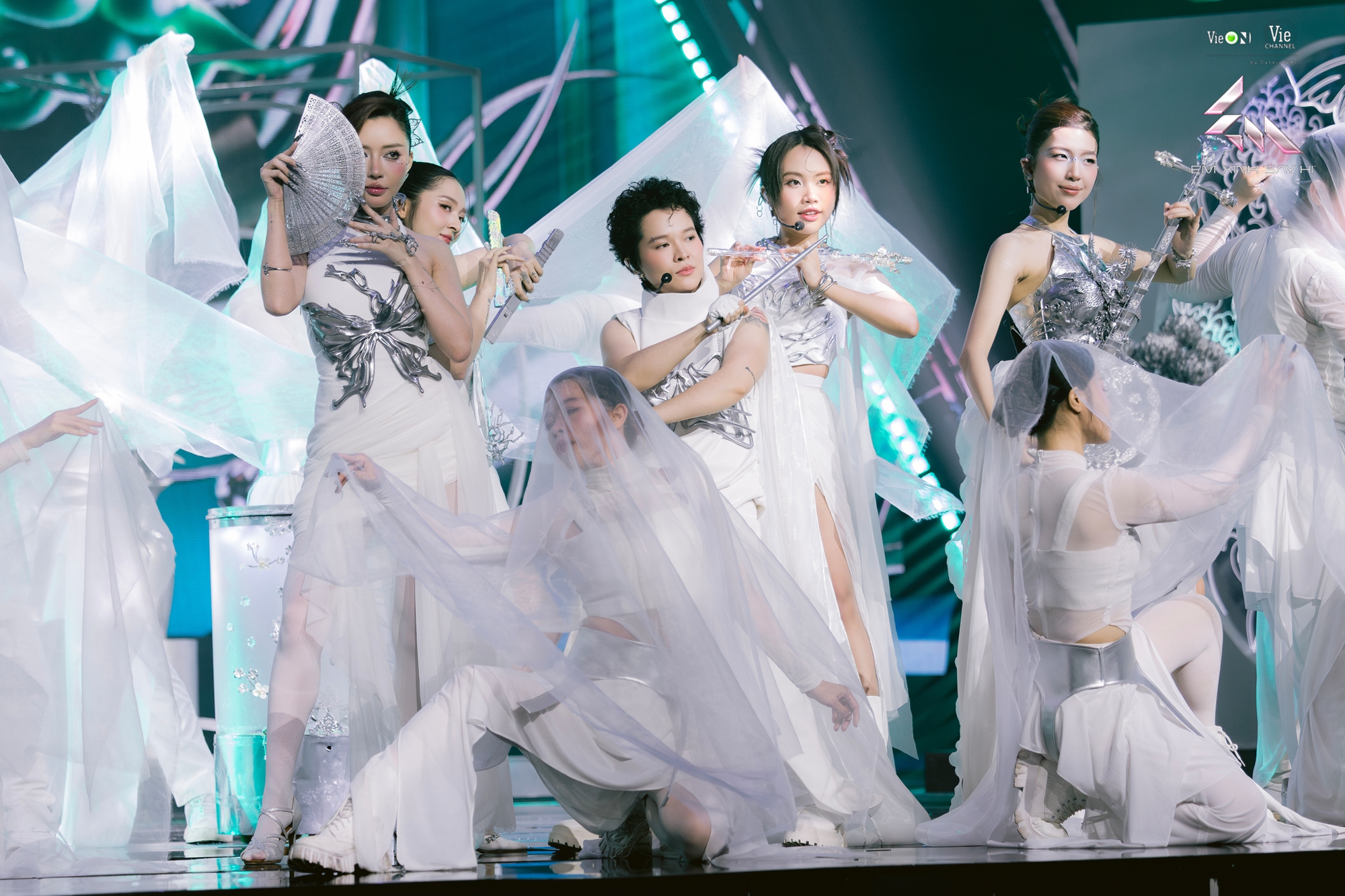 Châu Bùi rap tiếng Thái cực chất, “Em Xinh Say Hi” tập 2 bùng nổ với những màn trình diễn đa sắc- Ảnh 1. Châu Bùi rap tiếng Thái cực chất, “Em Xinh Say Hi” tập 2 bùng nổ với những màn trình diễn đa sắc- Ảnh 1.