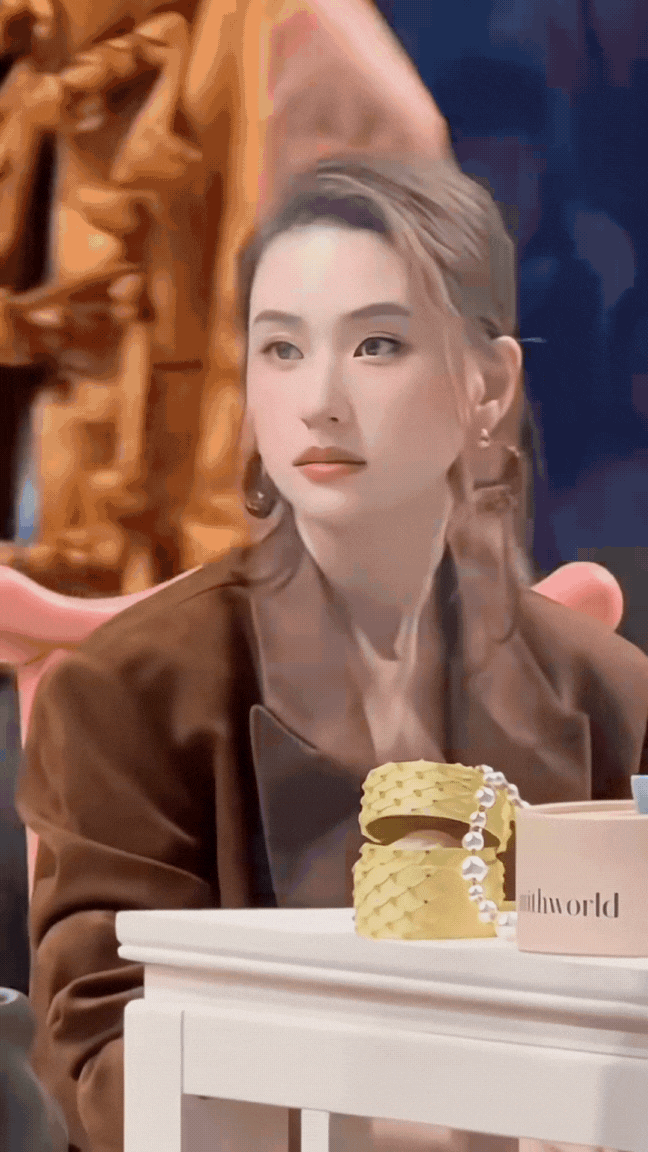 ha-sieu-lien-2-17494046106701871099730.gif