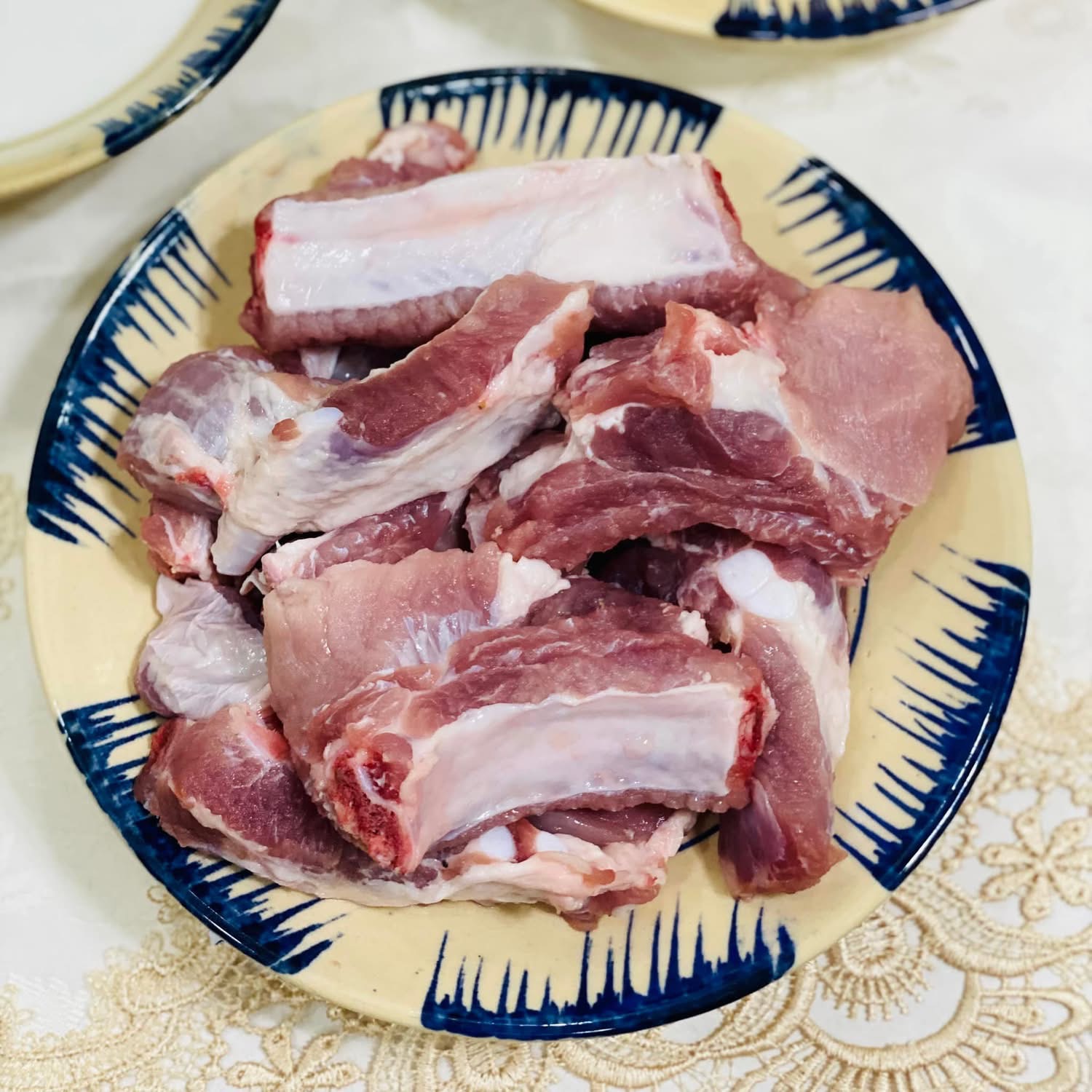Món ngon Hà Nội gây thương nhớ: Cháo sườn quẩy giòn tại nhà - Ảnh 3.