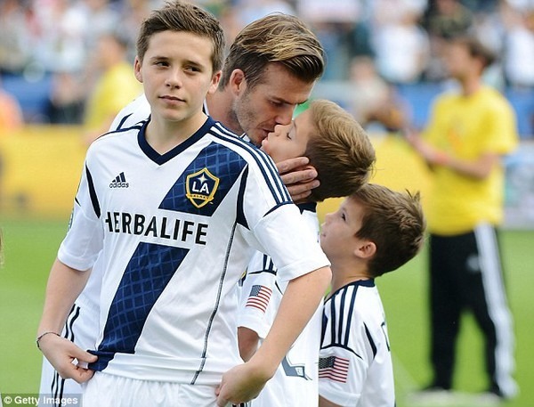 Gánh nặng làm con nhà Beckham: Bi kịch về những đứa trẻ không được công nhận và những cú trỗi dậy nổi loạn chấn động toàn cầu - Ảnh 2. Gánh nặng làm con nhà Beckham: Bi kịch về những đứa trẻ không được công nhận và những cú trỗi dậy nổi loạn chấn động toàn cầu - Ảnh 2.