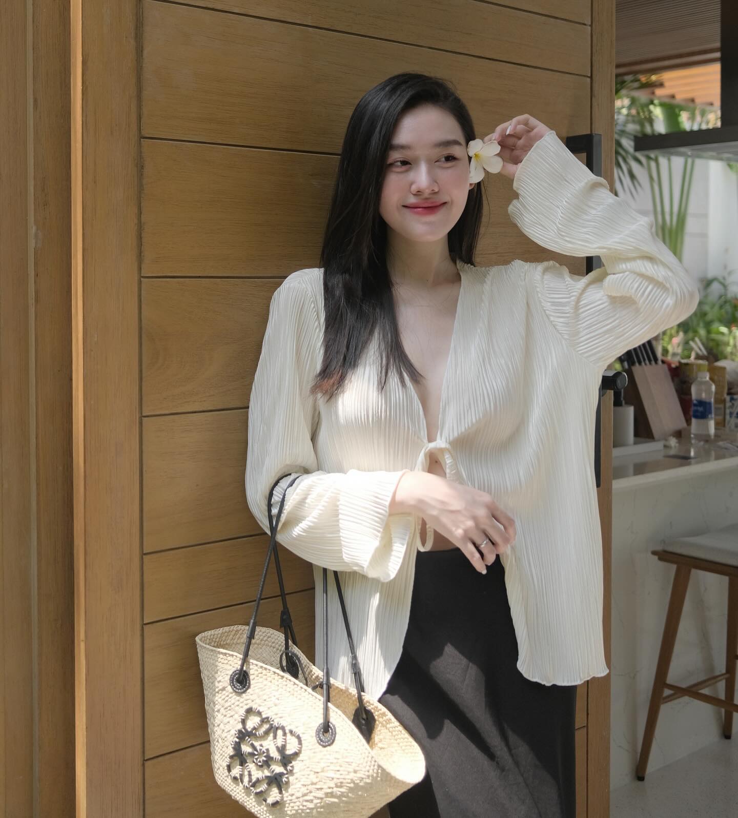 Các nàng dâu hào môn diện chân váy dài quá xuất sắc: Phối đồ không hề cầu kỳ nhưng vẫn bùng nổ vẻ sang trọng - Ảnh 7. Các nàng dâu hào môn diện chân váy dài quá xuất sắc: Phối đồ không hề cầu kỳ nhưng vẫn bùng nổ vẻ sang trọng - Ảnh 7.